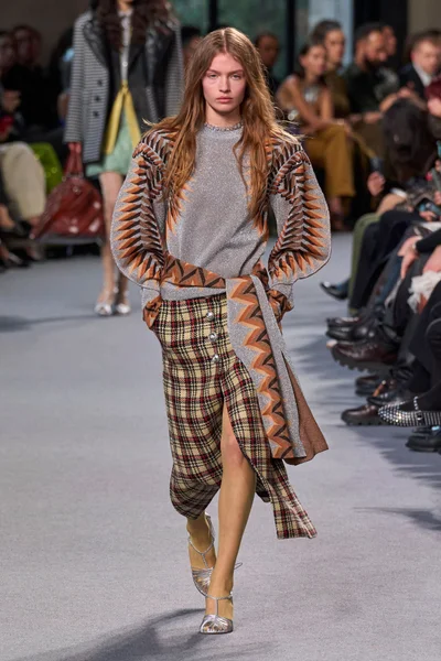 Look 6